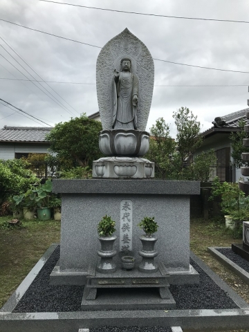 阿弥陀如来像　永代供養塔