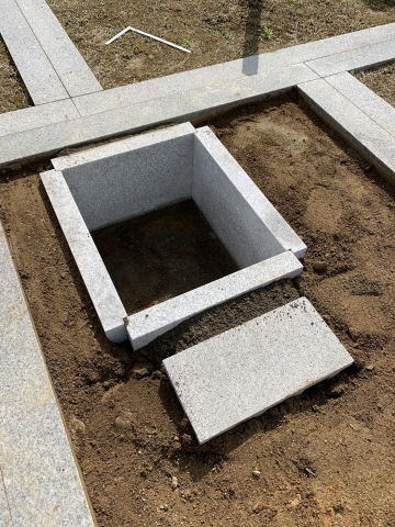 大島石　神徒型墓石を設置させて頂きました。